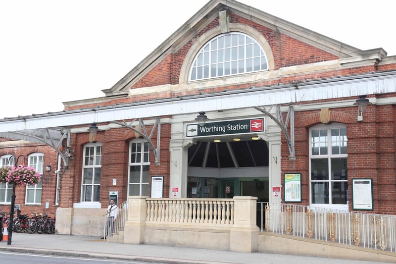 Worthing railway station