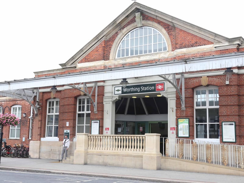 Worthing railway station