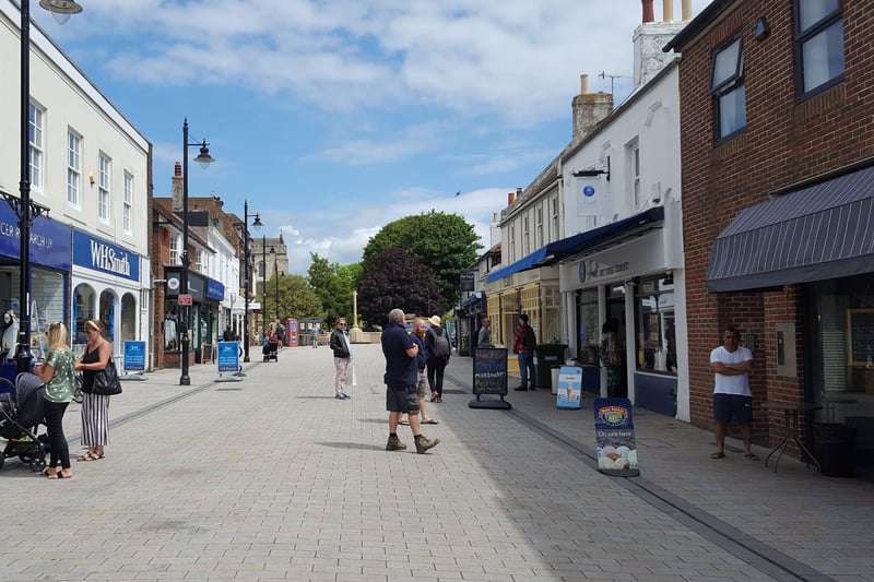 Shoreham town centre, by La Patisserie