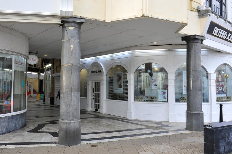 Worthing town centre/Royal Arcade