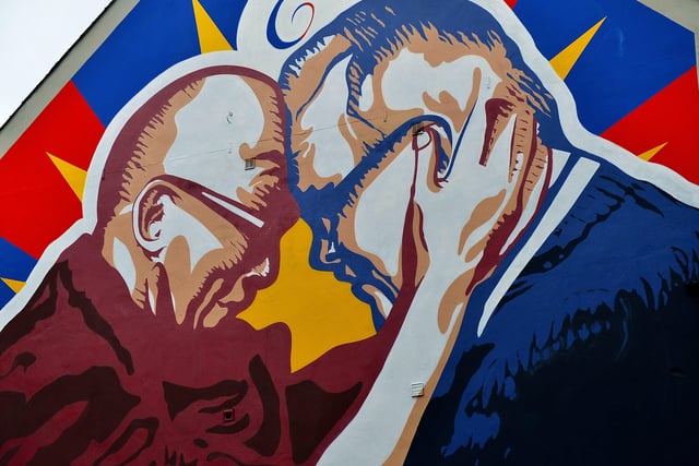 A new mural at Great James Street, created by local artists UV Arts, depicts the friendship between His Holiness the Dalai Lama and Derry local man Richard Moore.  DER2105GS – 08