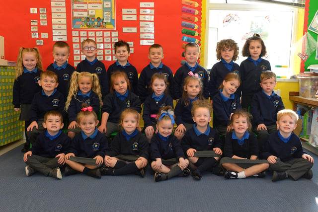 Miss Lynch’s St Therese’s Primary 1 class.  DER2137GS - 008