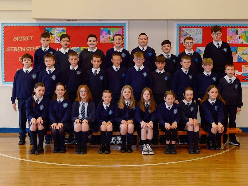 Mrs Meenan’s P7 class at Rosemount Primary School, Derry. DER2123GS – 056
