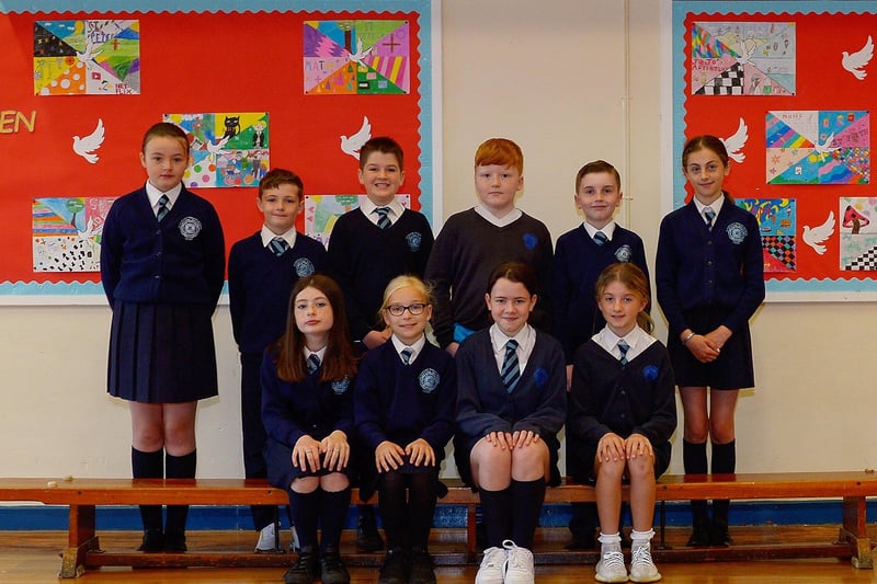 Mr Quinn’s P7 class at Rosemount Primary School, Derry. DER2123GS – 057