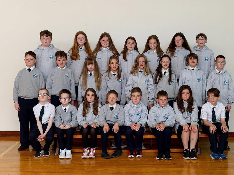 Mrs F. MacAllister’s P7 class at Sacred Heart Primary School, Derry. DER2123GS – 053