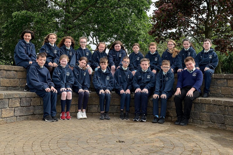 Mrs M. McGlinchey’s P7 class at Long Tower Primary School, Derry.  DER2123GS – 038