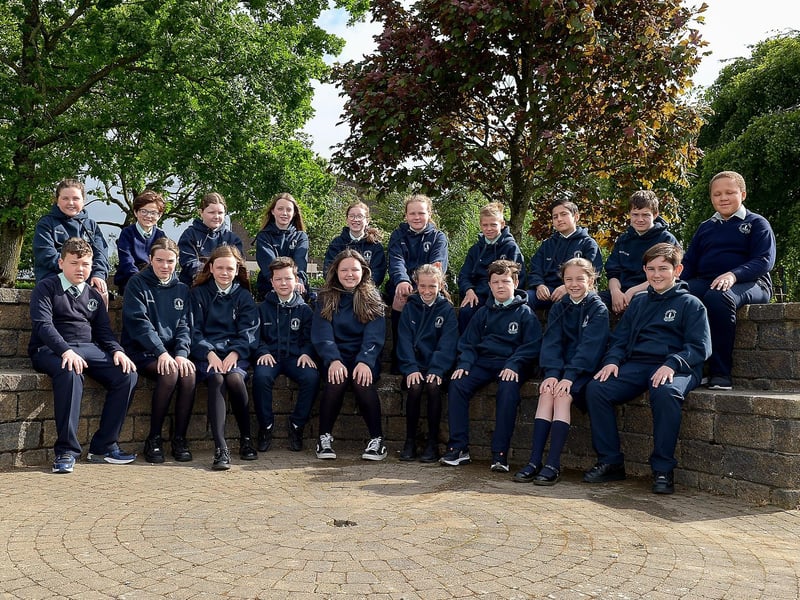 Mr J. Gallagher’s P7 class at Long Tower Primary School, Derry.  DER2123GS – 037