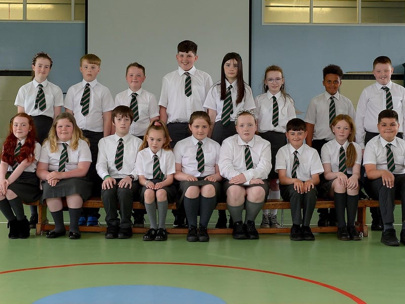 Mr Martin’s P7 class at Greenhaw Primary School, Derry. DER2123GS – 063