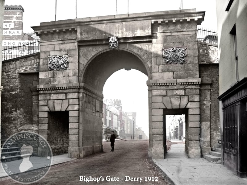 Bishop’s Gate in Derry circa 1912.
