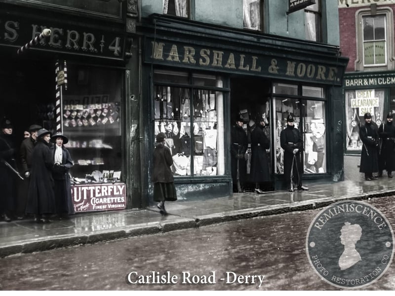30th January 1913: Armed police guarding shops during the Derry city By-Election. (Photo by Topical Press Agency/Getty Images)