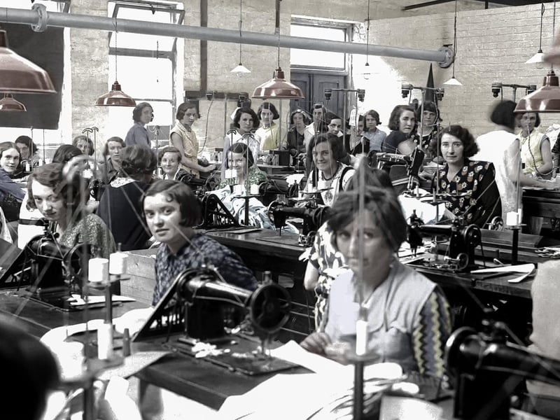W J Littles Factory - 1925 (Distillery Brae) - a photo of the famous factory girls in Derry.