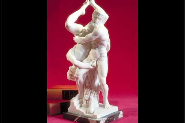 The statue of Hercules and Diomedes wrestling naked. (Photo: Jerry7171).