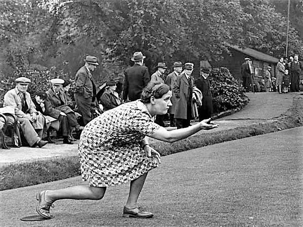 World War Two, Holidays at Home - bowling at the middle green, Hillsborough Park, 1940s