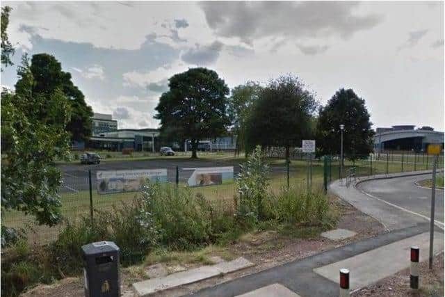 Ridgewood School. Picture from Google Street View.