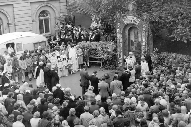 Buxton Advertiser archive, 1977 blessing of St Anns well