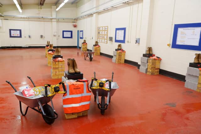 Housebuilder supports prison reduce reoffending via bricklaying academy.