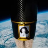Elizabeth and Chloe's ashes are scattered in Space.