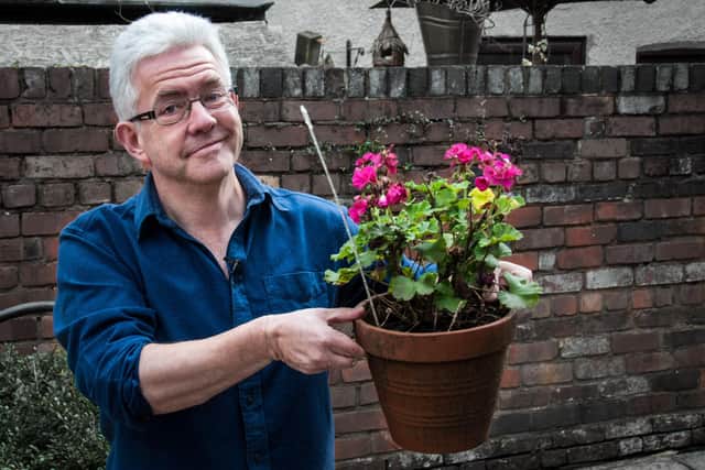 Ian McMillan's will be reading his work at the open mic night.