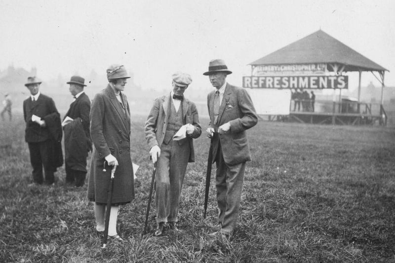 The Hon Mrs G Lambton with the Hon George Lambton (middle) and Lord Hillingdon at Doncaster Horse Sales on 8th September 1926.