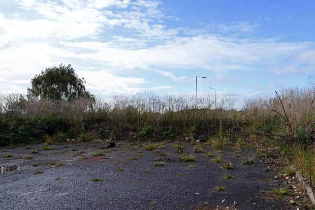 A small portion of the A18 (M), that was abandoned in 1979 when the M180 was built. Picture: NDFP-06-10-20-UnusedRoad 4-NMSY