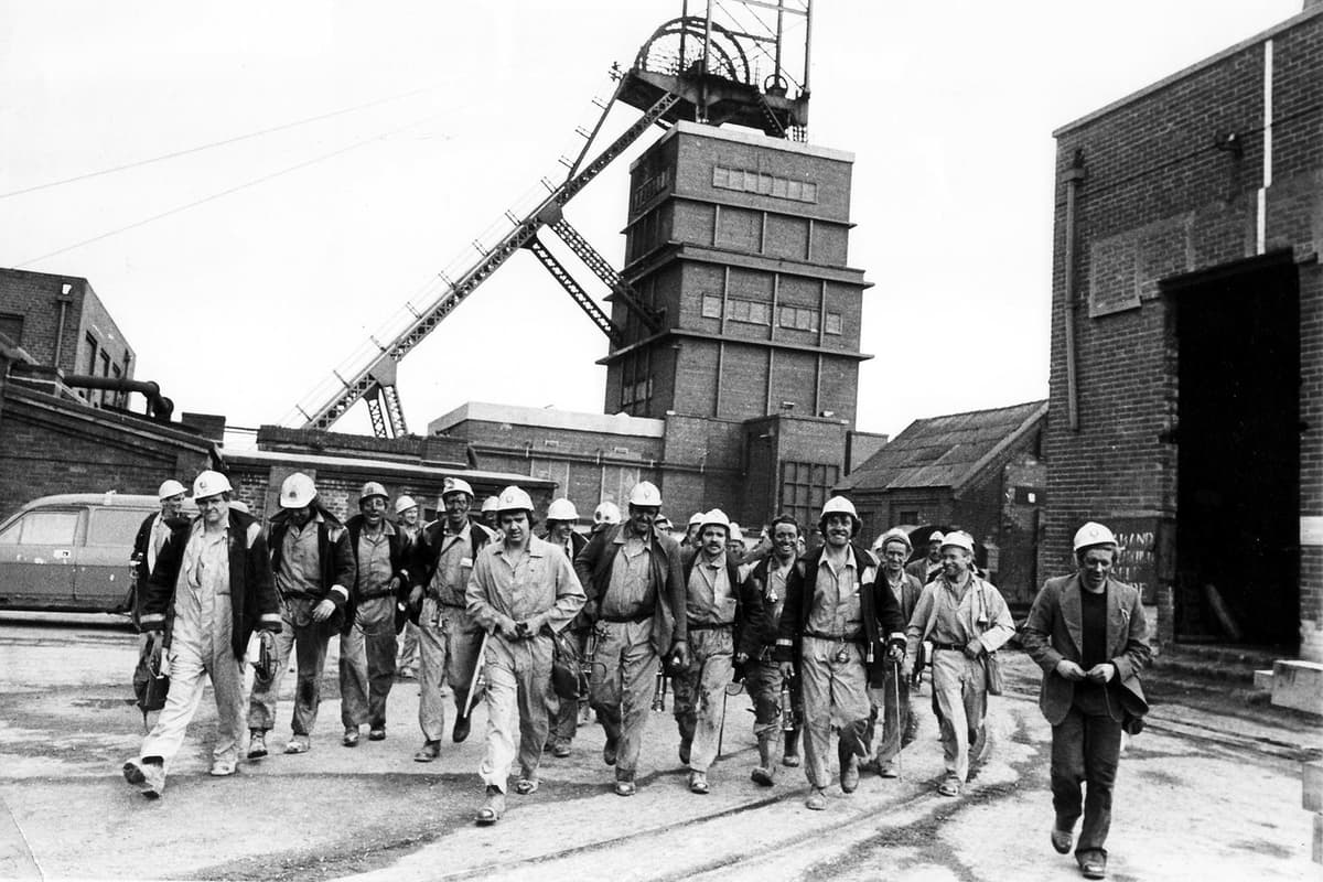 11 Schwarz-Weiß-Fotos von Bergleuten in Doncaster aus den 60er- bis ...