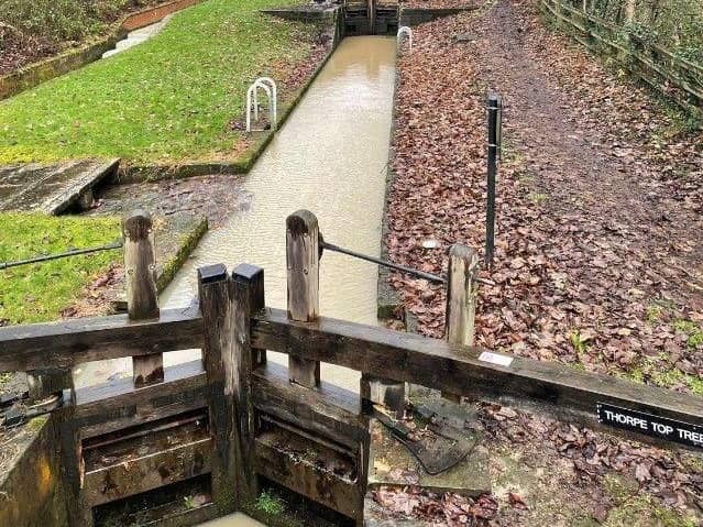 Along the Chesterfield Canal