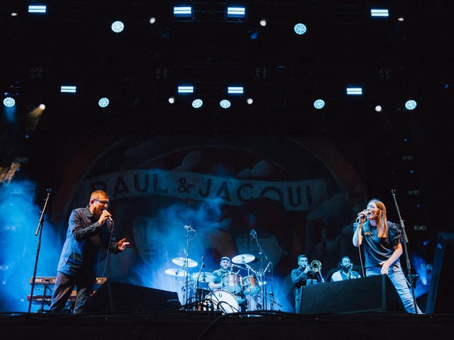 Paul Heaton and Jacqui Abbott at Doncaster by Anthony Mooney