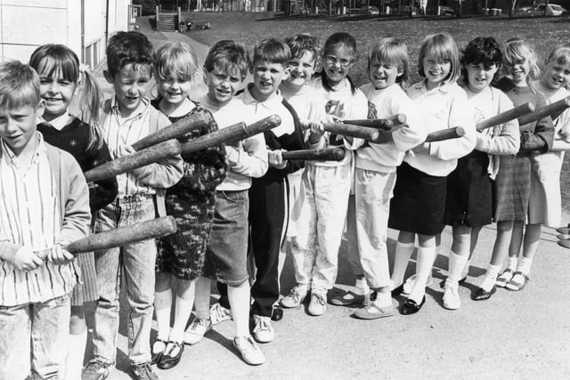 West Boldon School pupils are ready for rounders session in June 1988. Have you spotted someone you recognise?