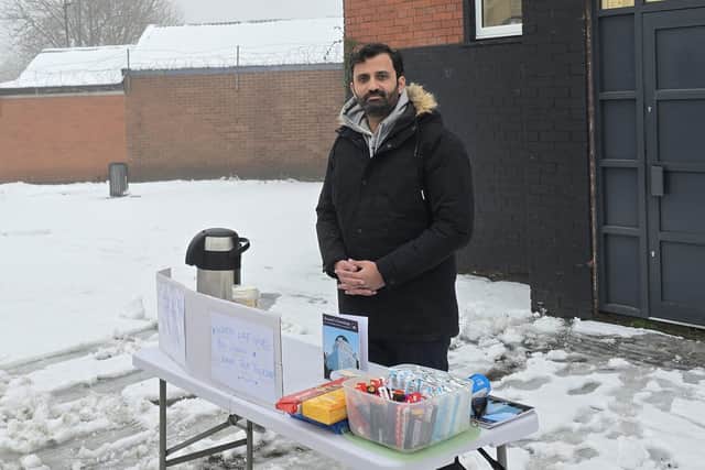 In snowy Doncaster, the Ahmadiyya Muslim Association Doncaster extended a warm gesture to the local community today by offering free tea and refreshments at the Baitul Baseer Mosque in Edlington. The message displayed at the station read: “When life gives you snow, have tea together,” symbolising the spirit of unity and resilience. The initiative served as a reminder that, whatever the circumstances, we must come together, a spokesman said.