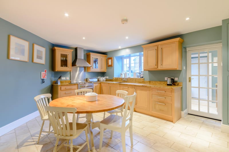 A generous fully fitted kitchen/ breakfast room.