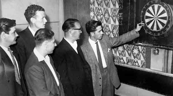 Jessop Saville Ltd. Interdepartmental darts final - Linsey Hotel, 1960