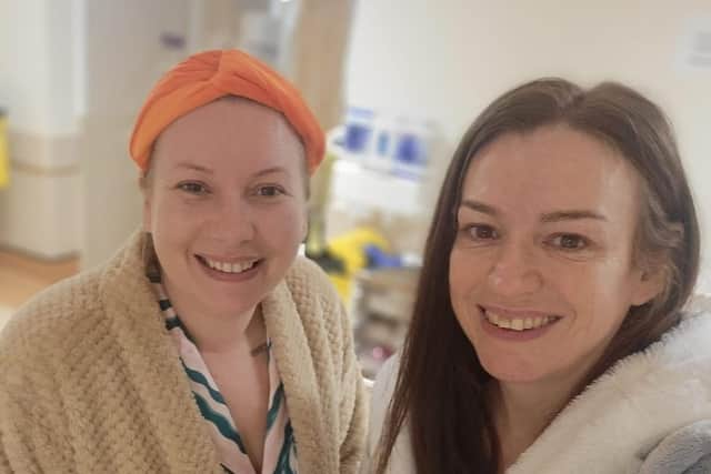 Doctors at Sheffield’s Northern General Hospital have carried out a life-saving kidney transplant –  for a mum-of-five who appealed for a donor on Facebook. Nicola Hinds (left) and Ann Gath (right) in the Northern General Hospital, recovering from surgery. Picture: Ann Gath/SWNS