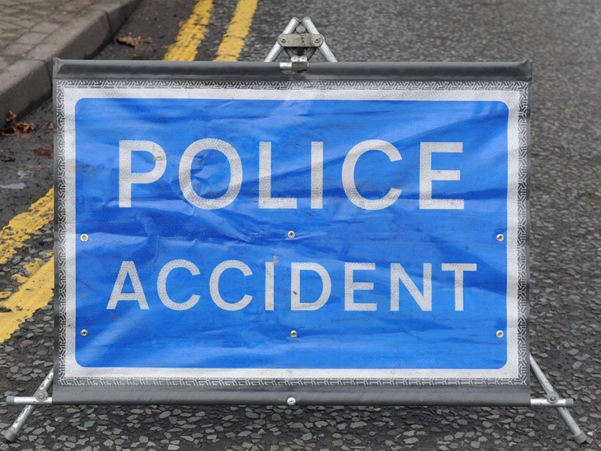 Teatime traffic at a standstill after BMW hits a lampost on major Doncaster road - Vimarsana News