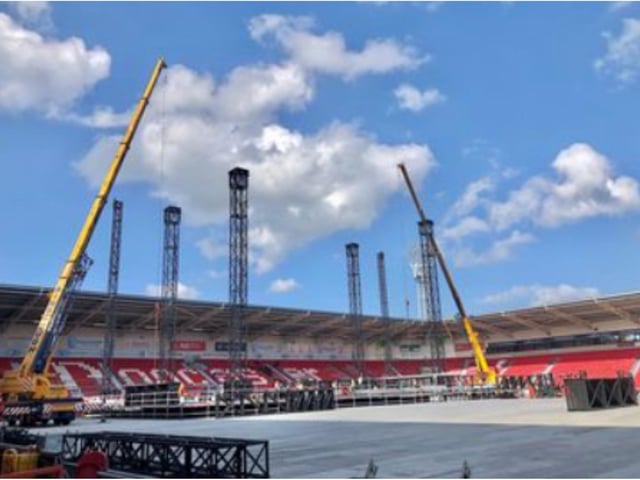 Cranes were brought in for the construction of the stage which took a week to build.