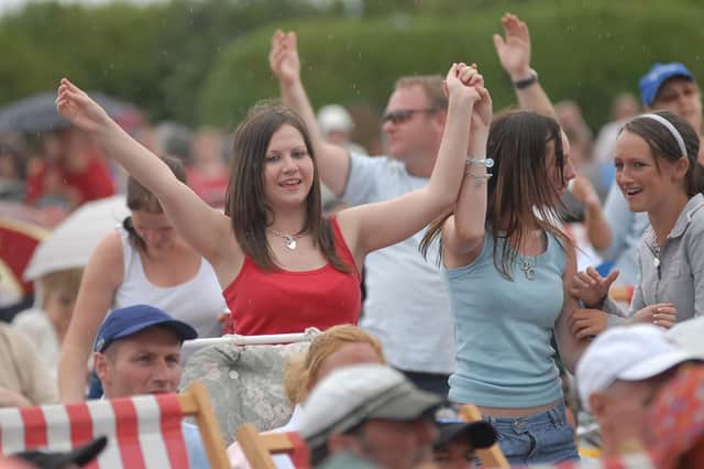 The crowds turned out in force for Leo Sayer in 2006. Were you among them?