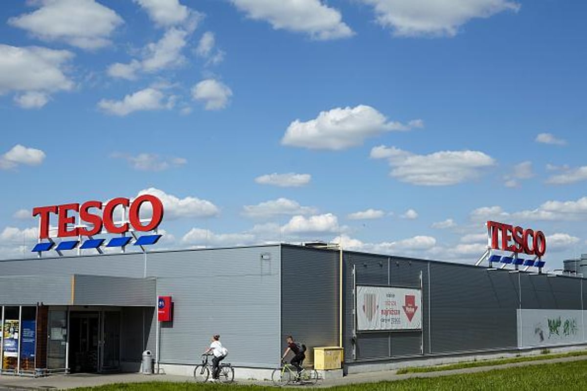 Tesco opening times AnthonyKinza
