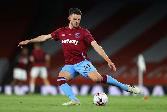 Chelsea are plotting a fresh bid for West Ham’s Declan Rice, however will need to offload at least two senior players first. (Football Insider)