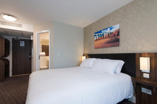 £100 per night | Customer Score: 8.4 | 1,259 Reviews