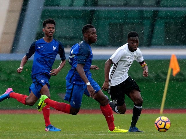 Brighton & Hove Albion are poised to wrap up a bargain deal for Amiens’ 19-year-old midfielder Ulrick Eneme Ella. (The Sun)