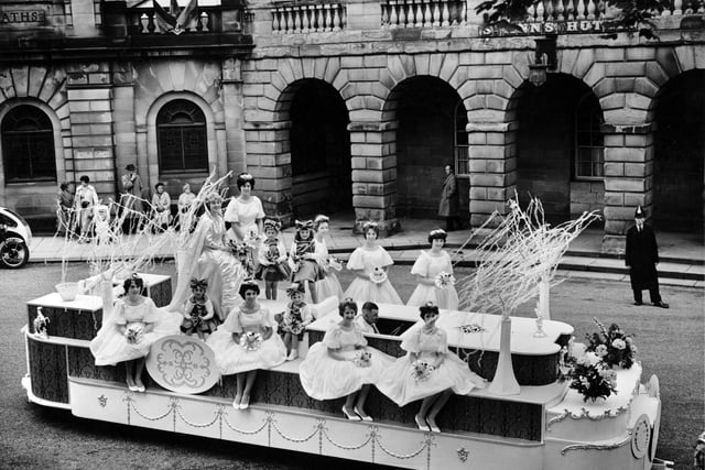 Buxton Advertiser archive, Buxton Wells Dressing Queen's float 1961