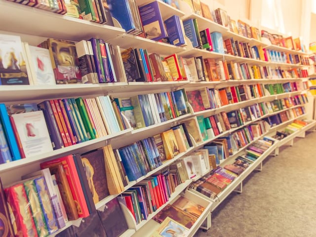 A nationally renowned independent bookshop based in Bo’ness, Central Scotland, Inkspot and Silverleaf booksellers first opened in 2008. It offers books for children and adults, including kids’ books in Scots, as well as a wide selection of stationery.