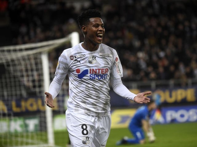 Rangers target Bongani Zungu has revealed that he no longer plays for French side Amiens. The South African has been heavily linked with a switch to Ibrox for a reported fee of £4.5m. The player replied to a comment on Twitter saying he no longer belongs to the Ligue 2 outfit. (Scottish Sun)