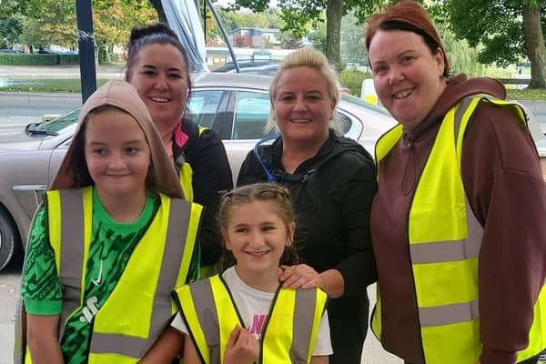 Joanne Tighe along with daughter Layla Kowalczyk, aged 9, Louise Gladman ,Carrie Brodie, and Isla Cater, aged 11.