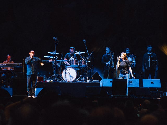 Paul Heaton and Jacqui Abbott at Doncaster by Anthony Mooney