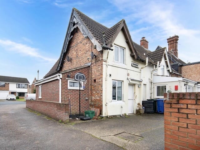 View of the rear of the cottage on Littleworth Lane.