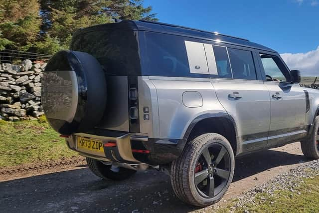 Land Rover Defender 110