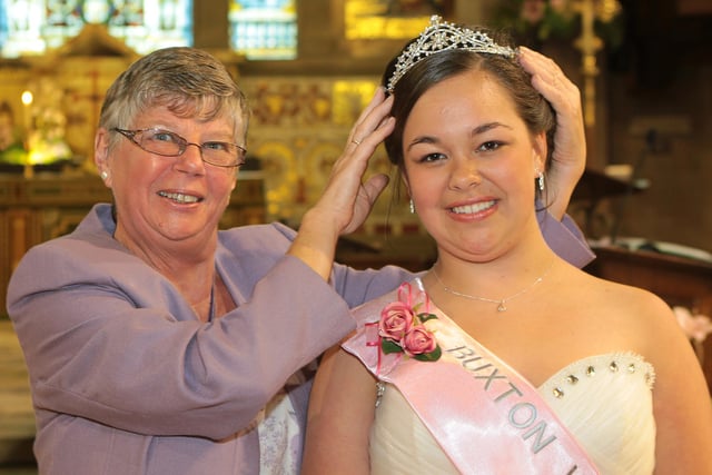 Buxton Wells Dressing, 2015 queen Lilly-Anne Owen is crowned by her grandmother the 1965 queen Mary-Louise Johnston