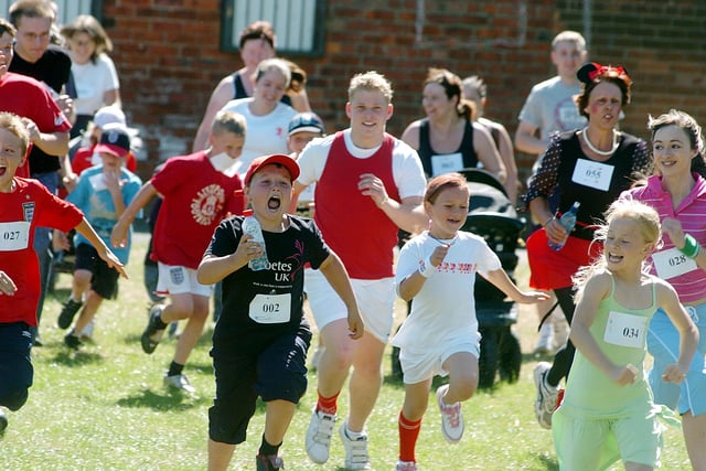 Runners starting the Sports Relief mile at Sandall Park in 2006