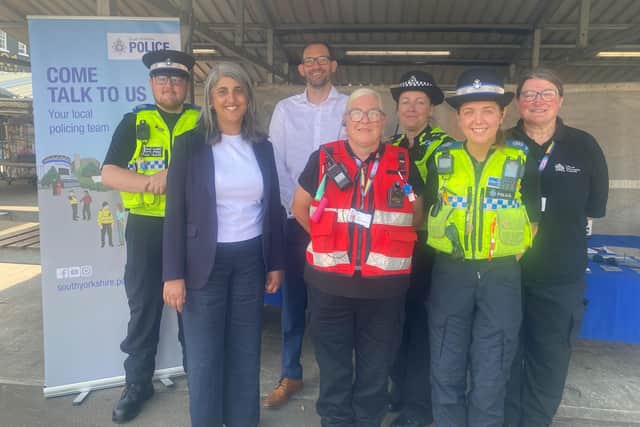 Deputy Mayor praises Doncaster’s Neighbourhood Policing Team during city centre visit.