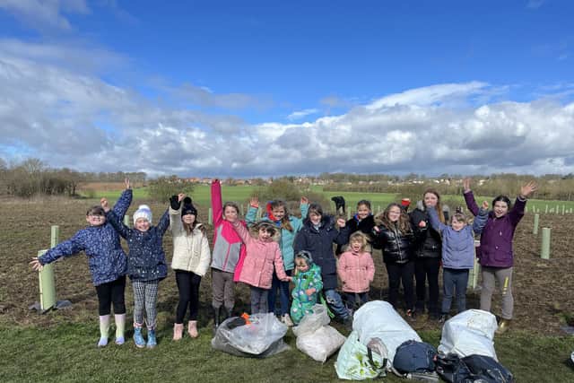 Doncaster Rainbows, Brownies and Guides attended the Community Planting Day on 25th March 2023. They planted 51 trees (and conducted a litter pick after too).